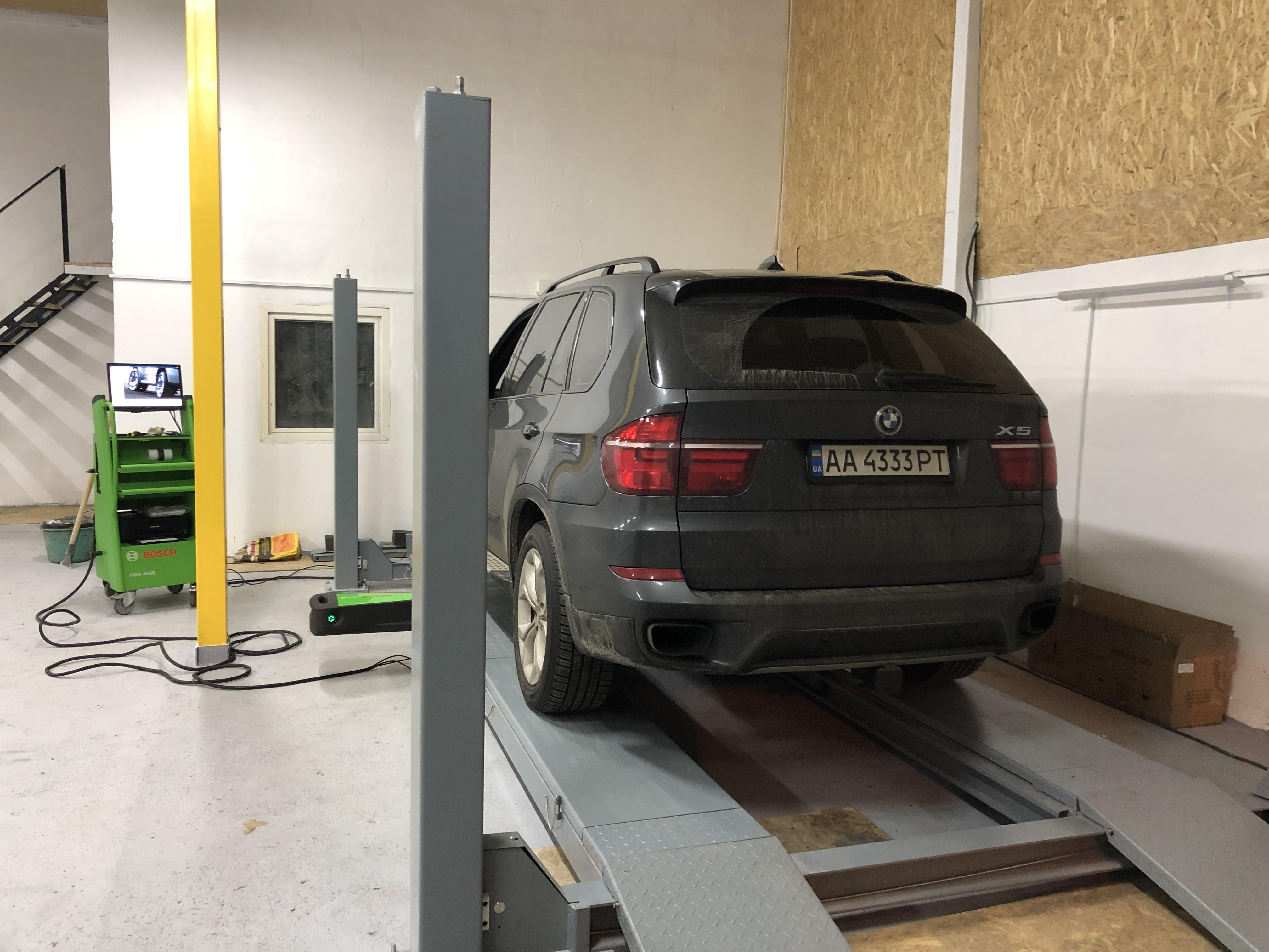 BMW X5 на 3D розвалі-сходженні у WS Service